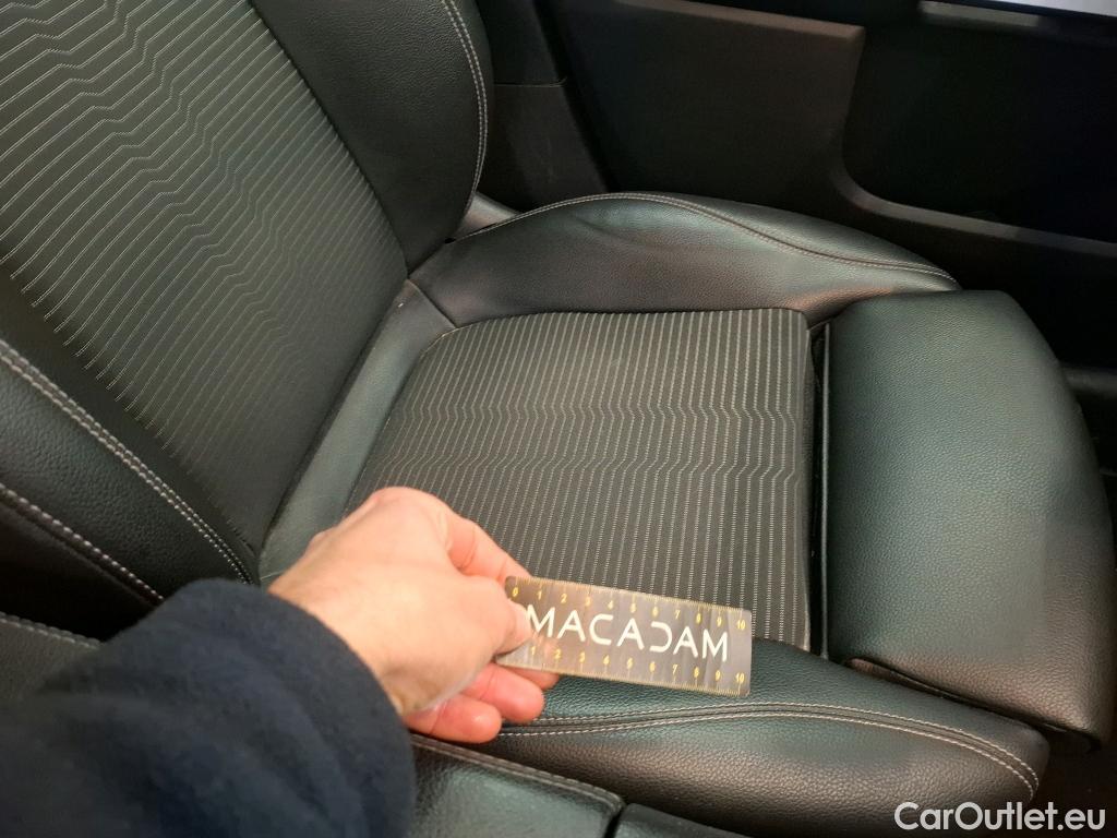  Mercedes  GLB MERCEDES-BENZ  / 2019 / 5P / SUV  200 d Progressive Line #15