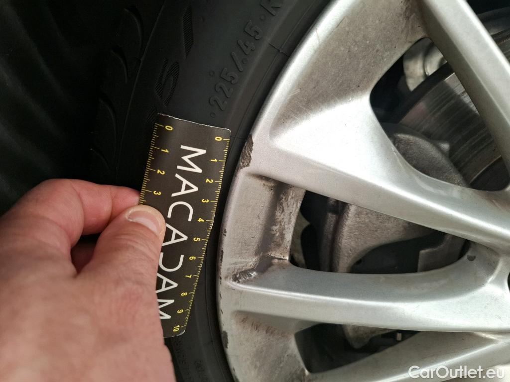  Bmw  Serie 1 BMW Série 1 / 2019 / 5P / Berline 1.5 116D DKG7 Business Design #27