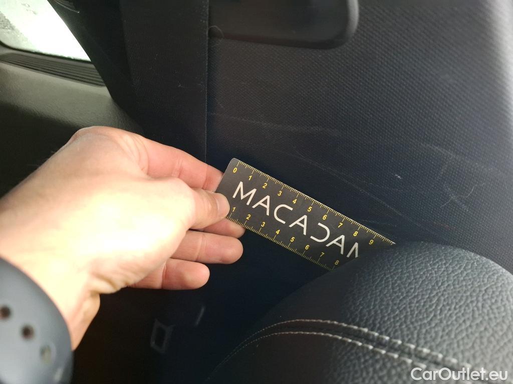  Mercedes  GLB MERCEDES-BENZ  / 2019 / 5P / SUV  200 d Progressive Line #13