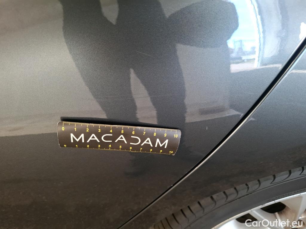  Bmw  Serie 1 BMW Série 1 / 2019 / 5P / Berline 1.5 116D DKG7 Business Design #48