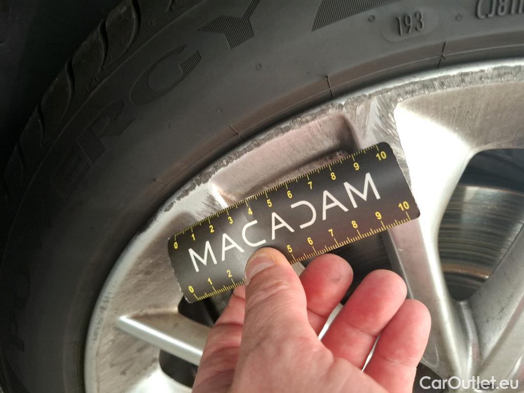  Bmw  Serie 1 BMW Série 1 / 2019 / 5P / Berline 1.5 116D DKG7 Business Design #31