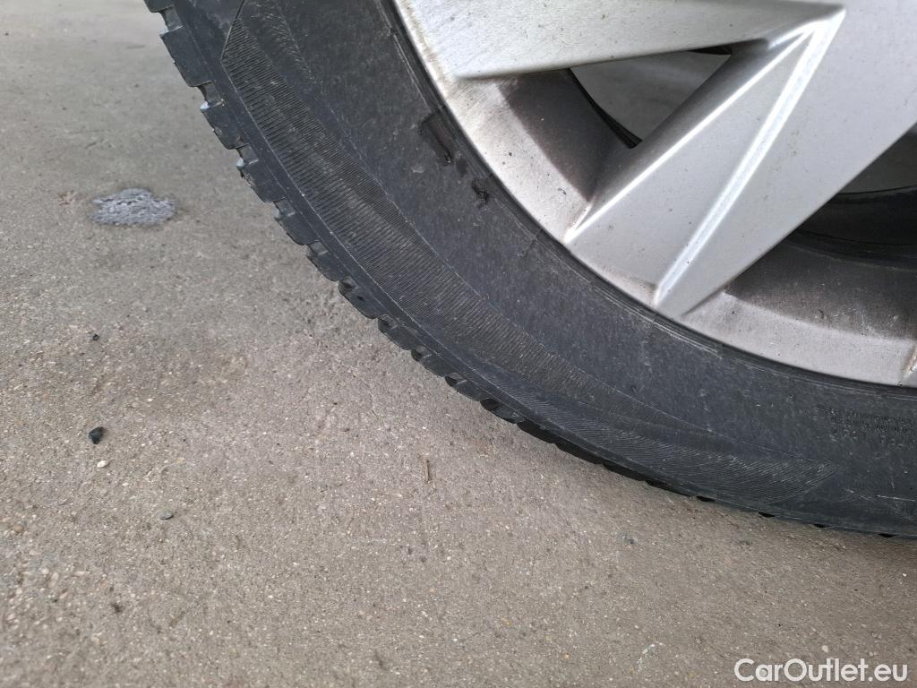  Volkswagen  Tiguan VOLKSWAGEN  / 2020 / 5P / SUV 2.0 TDI 150 DSG7 Elegance Exclusive #21