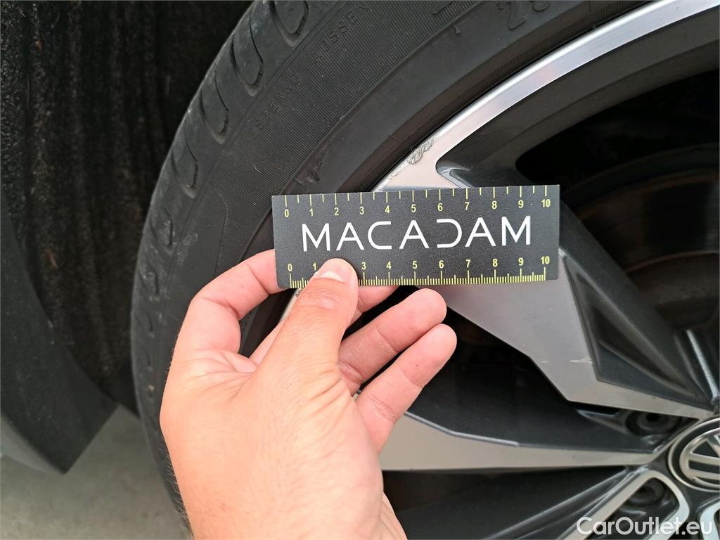  Volkswagen  Tiguan  5p SUV 2.0 TDI 150 DSG7 Carat #12