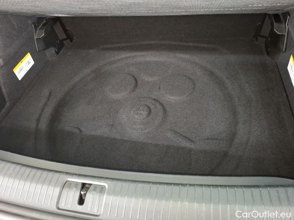  Volkswagen  Tiguan VOLKSWAGEN  / 2020 / 5P / SUV 2.0 TDI 150 DSG7 Elegance Exclusive #15