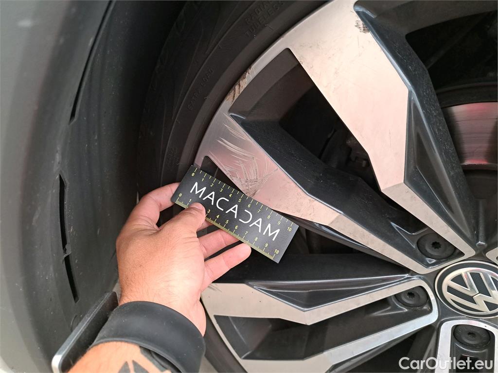  Volkswagen  Tiguan  5p SUV 2.0 TDI 150 DSG7 Carat #52