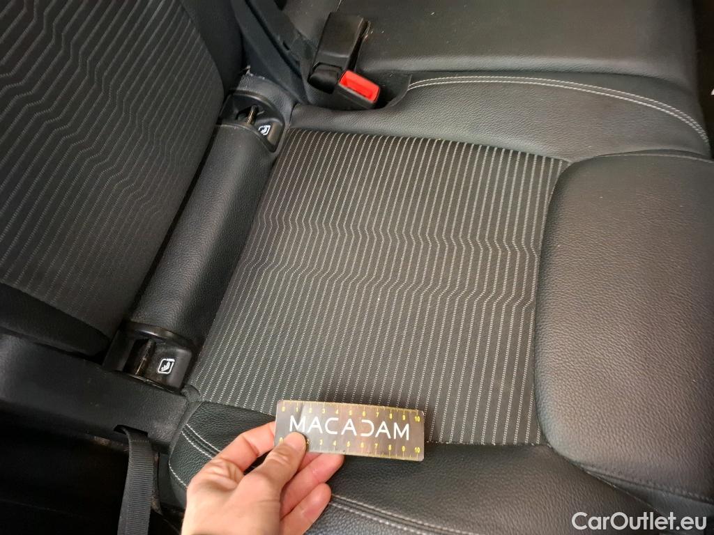  Mercedes  GLB MERCEDES-BENZ  / 2019 / 5P / SUV  200 d Progressive Line #16