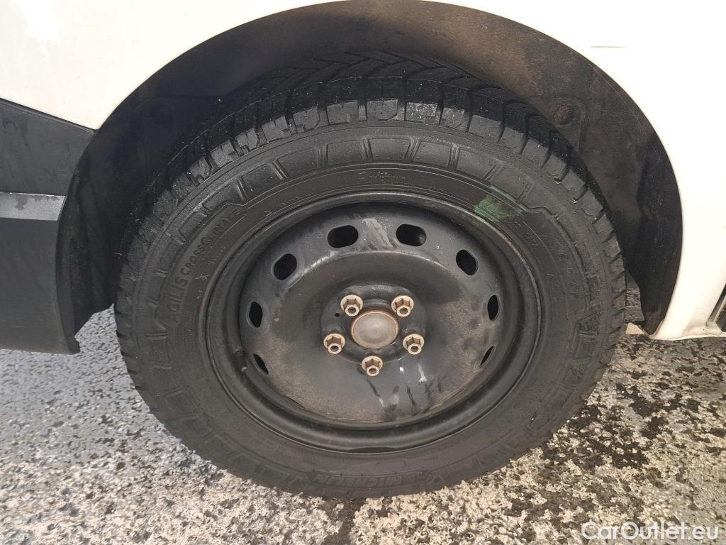  Renault  Trafic RENAULT  / 2019 / 4P / Fourgon tole FG GCF L1H1 1000 Energy dCi 145 EDC #28