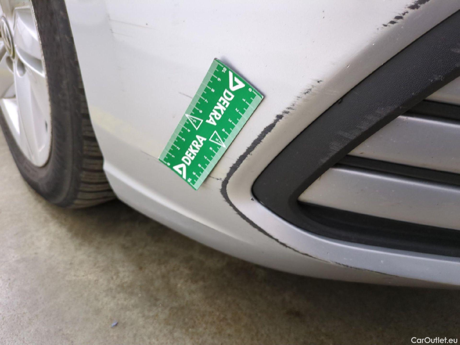  Volkswagen  Golf  VOLKSWAGEN / 2020 / 5P / Berline 2.0 TDI SCR 115 DSG7 Life Busi #17