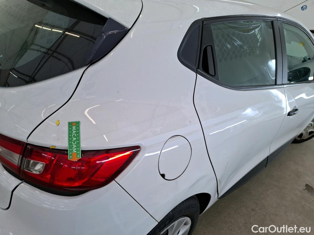  Renault  Clio  IV Air 1.5 dCi 75CV BVM5 E6 #1