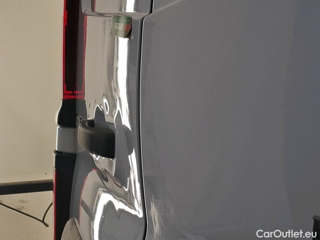  Renault  Trafic  III Fourgon Grand Confort L2H1 1200 1.6 dCi 125CV BVM6 E6 #32