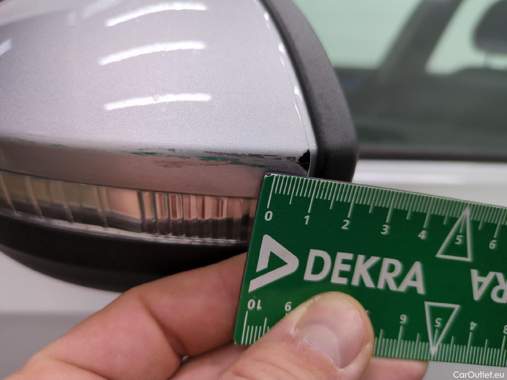  Volkswagen  Golf  VOLKSWAGEN / 2020 / 5P / Berline 2.0 TDI SCR 115 DSG7 Life Busi #4