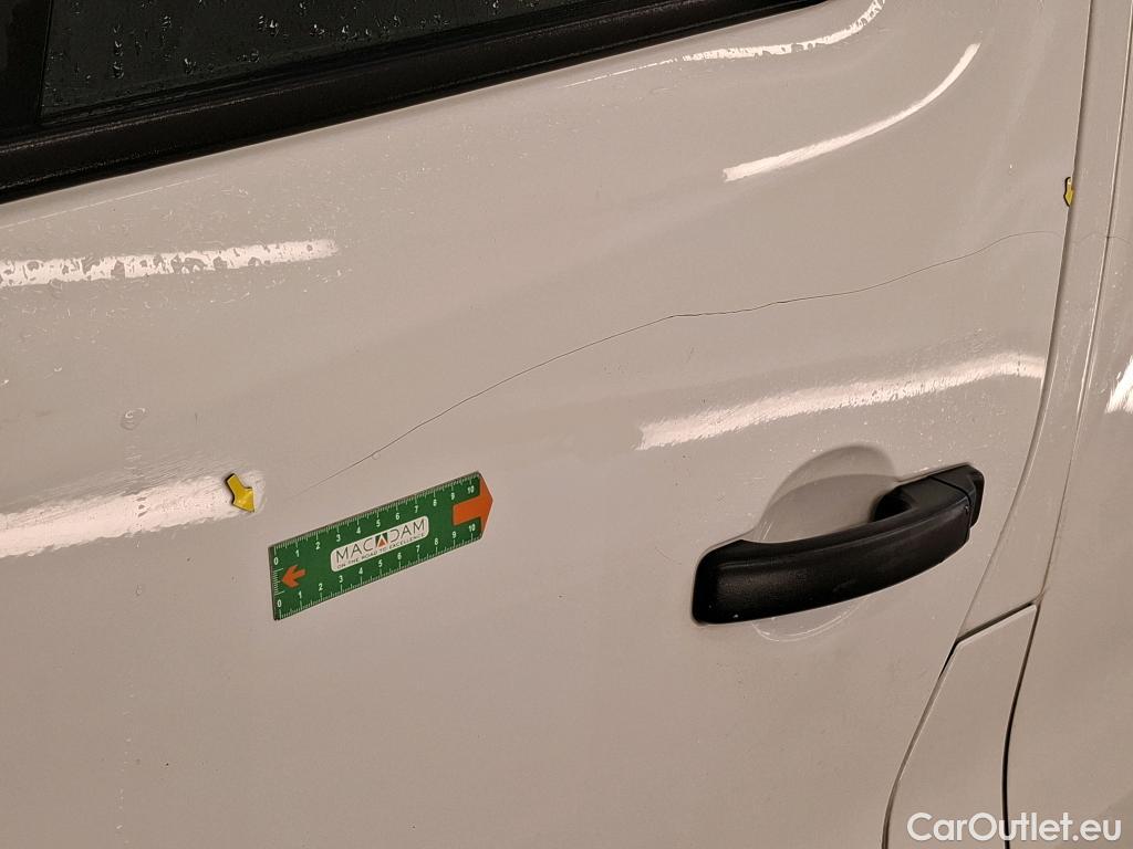  Renault  Trafic RENAULT  / 2019 / 4P / Fourgon tole FG GCF L1H1 1000 Energy dCi 145 EDC #18