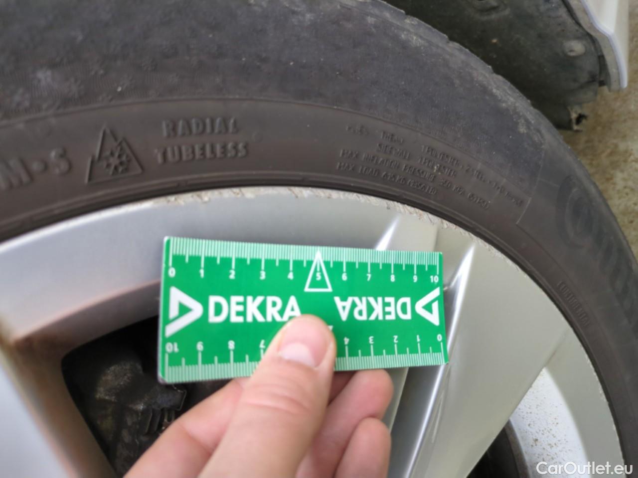  Volkswagen  Golf  VOLKSWAGEN / 2020 / 5P / Berline 2.0 TDI SCR 115 DSG7 Life Busi #10