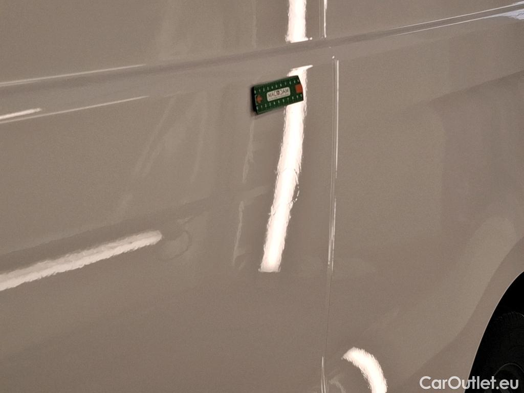  Renault  Trafic  III Fourgon Grand Confort L2H1 1200 1.6 dCi 125CV BVM6 E6 #19