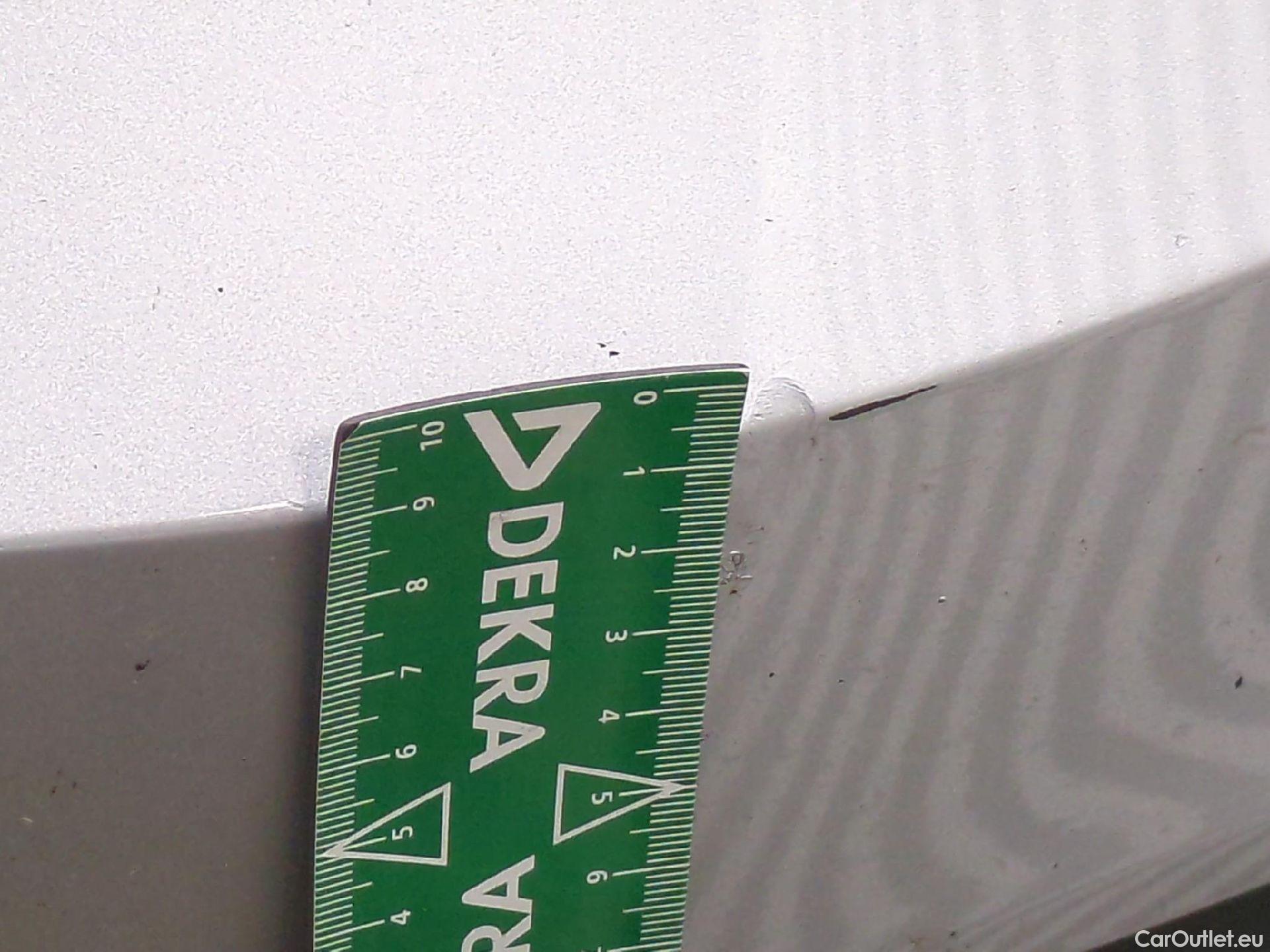  Volkswagen  Golf  VOLKSWAGEN / 2020 / 5P / Berline 2.0 TDI SCR 115 DSG7 Life Busi #16