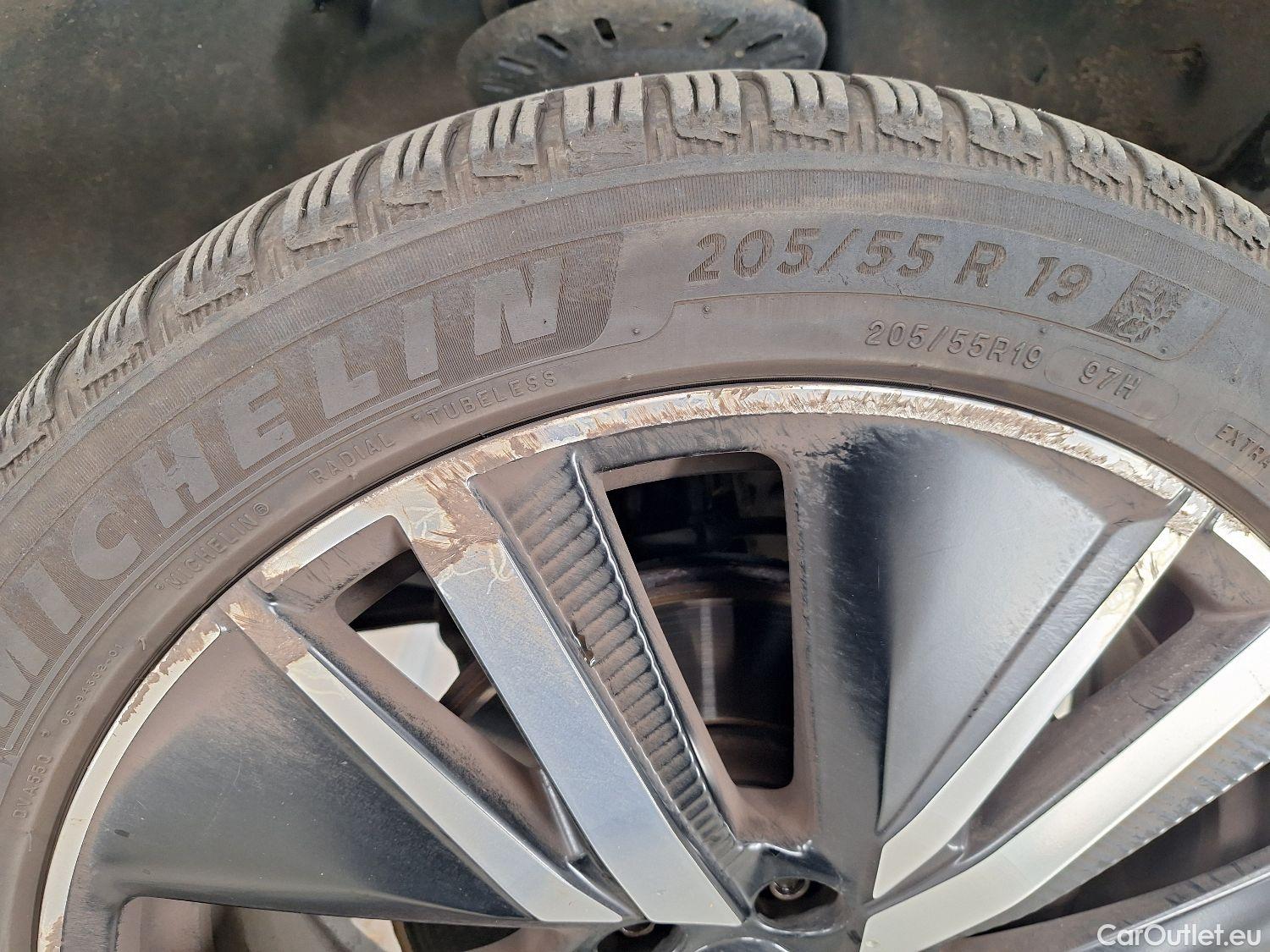  Peugeot  5008 Peugeot,  FL'20, Peugeot  1.2 PureTech 96kW S&S EAT8 GT Pack 5d #5