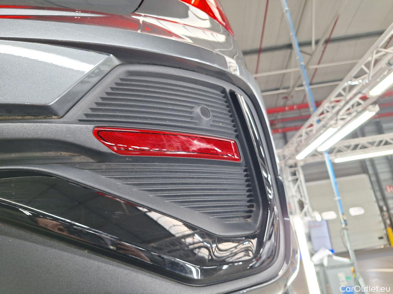  Audi  Q3 Audi,  SB '19 PHEV, Audi  Sportback 45 TFSI e S tronic S Line 5d #36