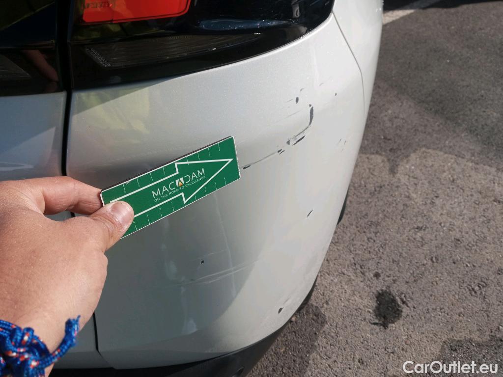  Peugeot  3008 PEUGEOT  / 2016 / 5P / todoterreno 1.5 BlueHDi 96kW S&S GT Line EAT8 #17