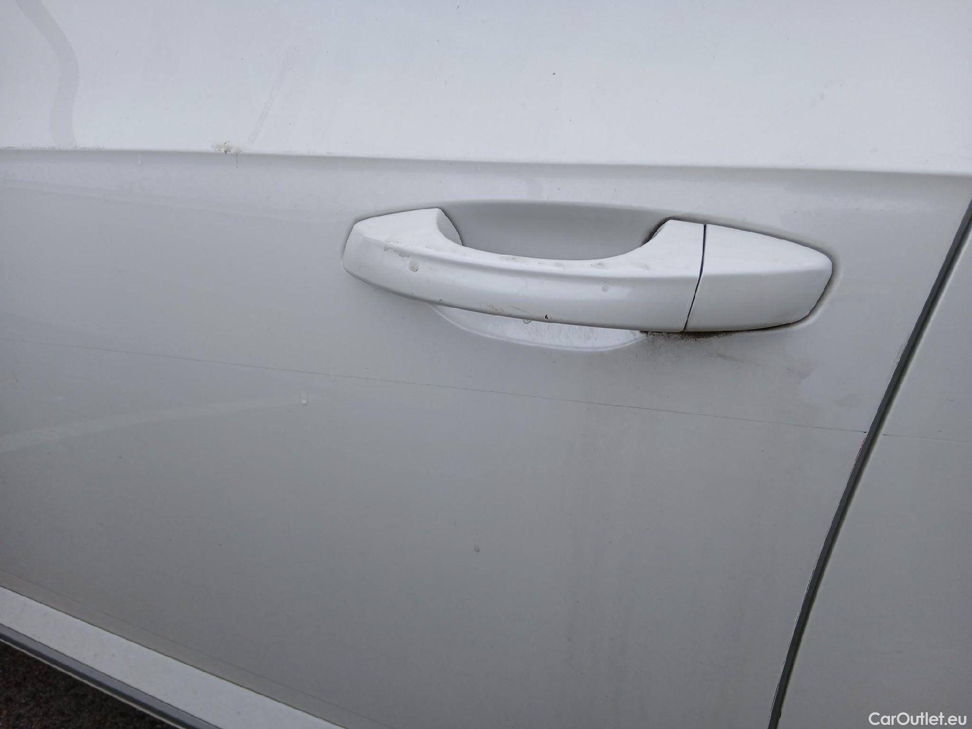  Volkswagen  Arteon VOLKSWAGEN  / 2020 / 5P / berlina con portón R-Line 2.0 TDI 147kW (200CV) DSG #16