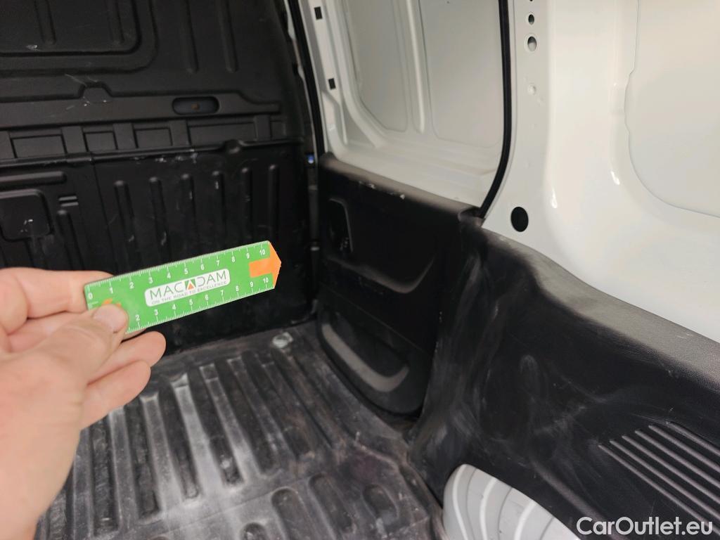  Peugeot  Partner PEUGEOT  / 2018 / 3P / furgón derivado de turismo Pro Standard 600kg BlueHDi 73kW (AC) #23