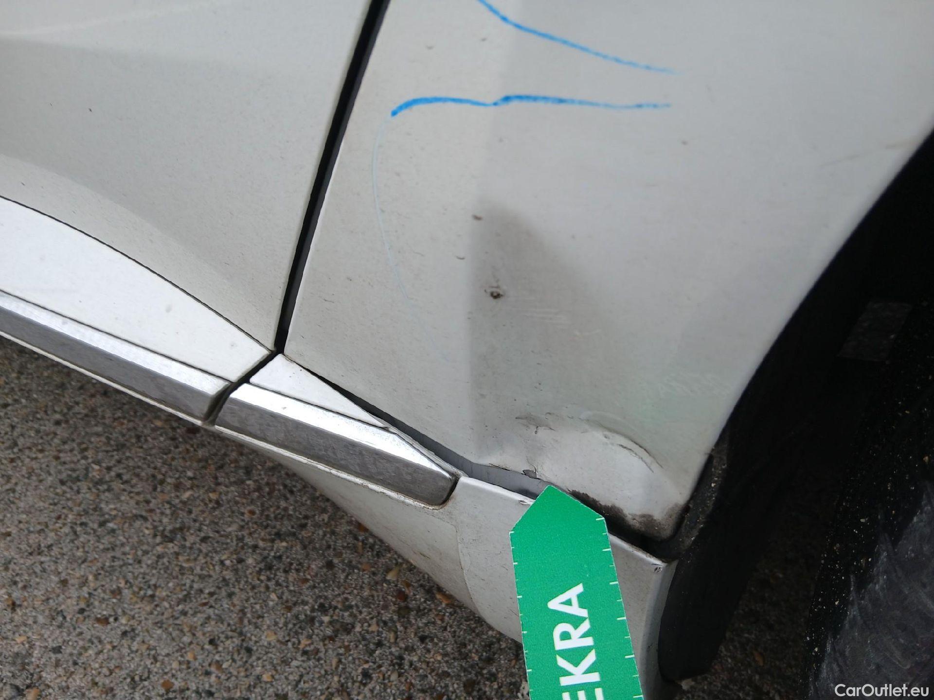  Volkswagen  Arteon VOLKSWAGEN  / 2020 / 5P / berlina con portón R-Line 2.0 TDI 147kW (200CV) DSG #21