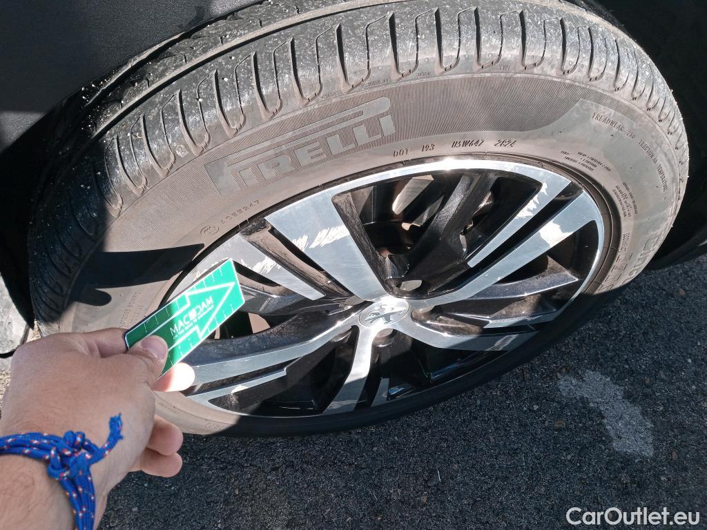  Peugeot  3008 PEUGEOT  / 2016 / 5P / todoterreno 1.5 BlueHDi 96kW S&S GT Line EAT8 #3