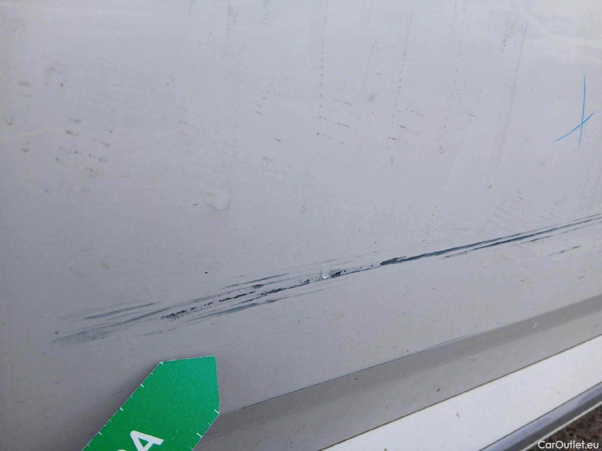  Volkswagen  Arteon VOLKSWAGEN  / 2020 / 5P / berlina con portón R-Line 2.0 TDI 147kW (200CV) DSG #43