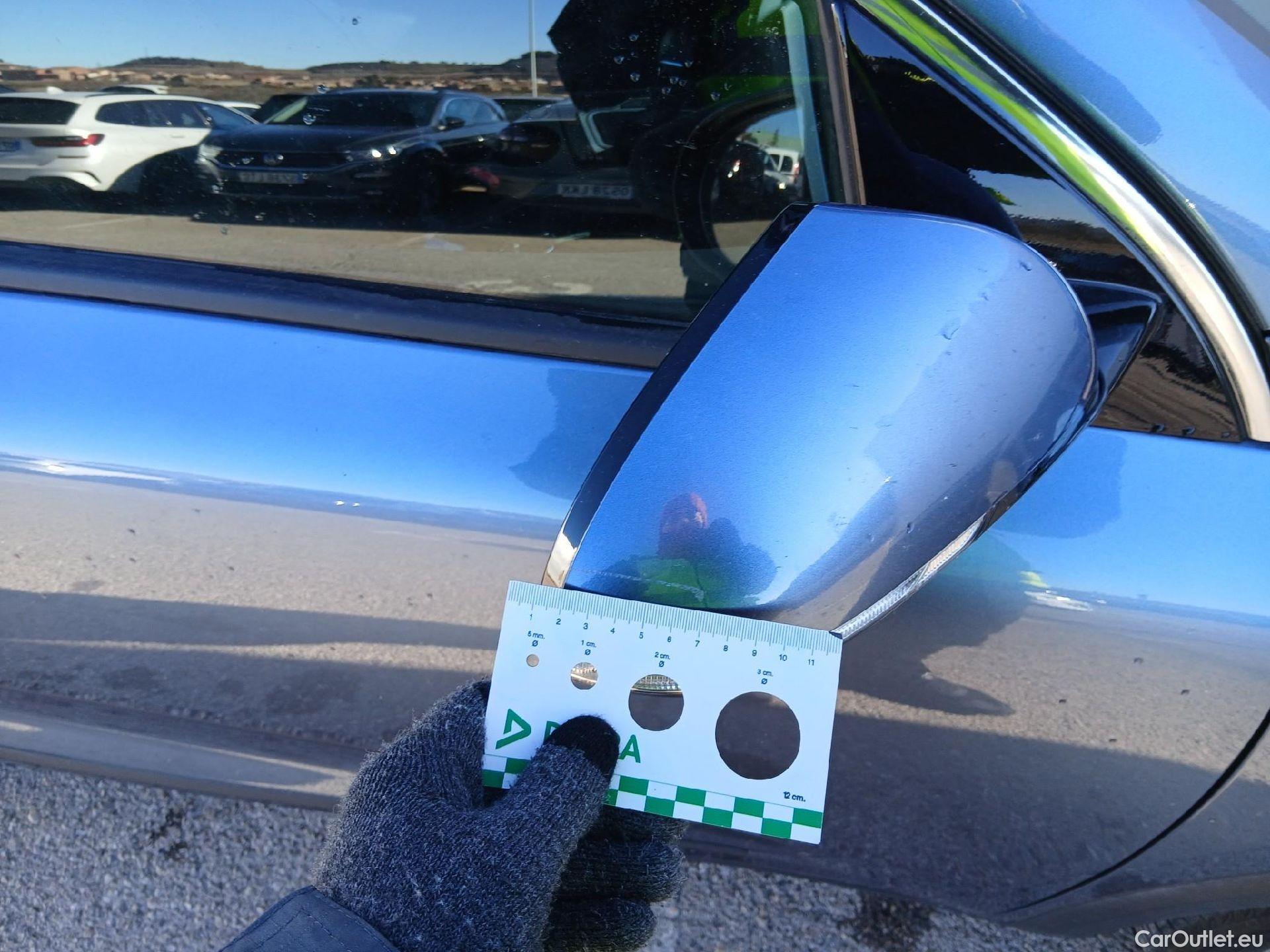  KIA  Niro KIA  / 2019 / 5P / crossover 1.6 GDi HEV 104kW (141CV) Drive #18