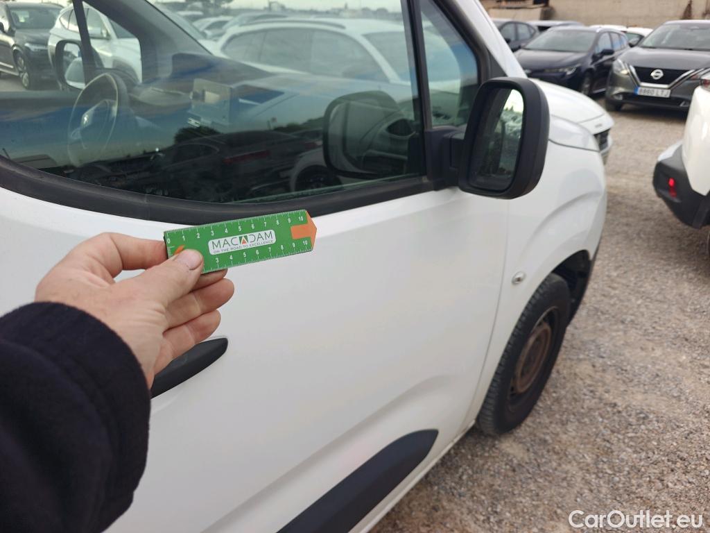  Peugeot  Partner PEUGEOT  / 2018 / 3P / furgón derivado de turismo Pro Standard 600kg BlueHDi 73kW (AC) #26