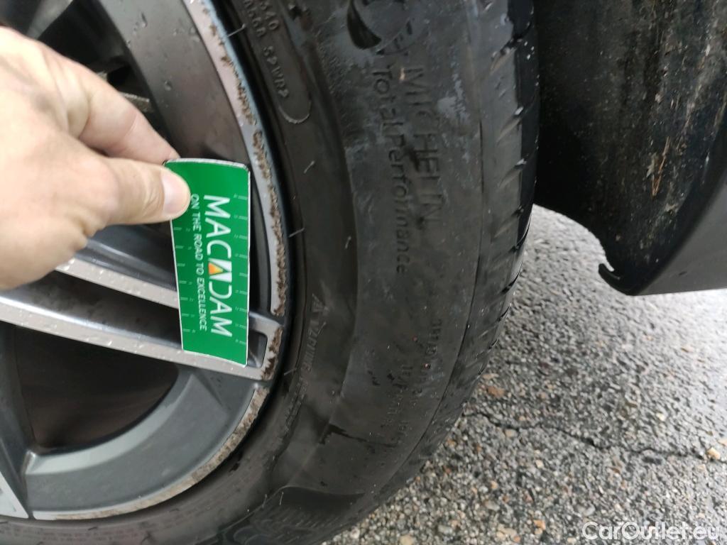  Mercedes  G-Klasee MERCEDES-BENZ Clase GLC / 2019 / 5P / todoterreno GLC 300 de 4MATIC #4