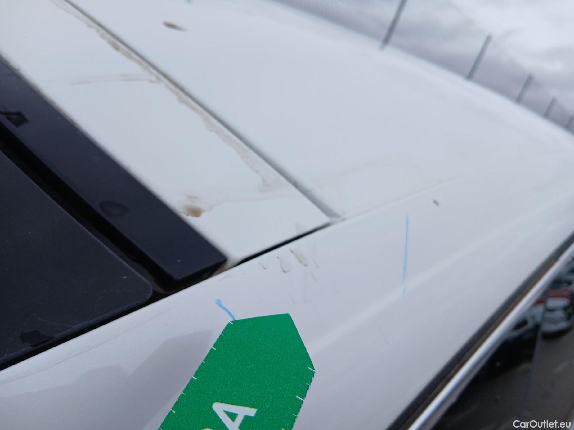  Volkswagen  Arteon VOLKSWAGEN  / 2020 / 5P / berlina con portón R-Line 2.0 TDI 147kW (200CV) DSG #60