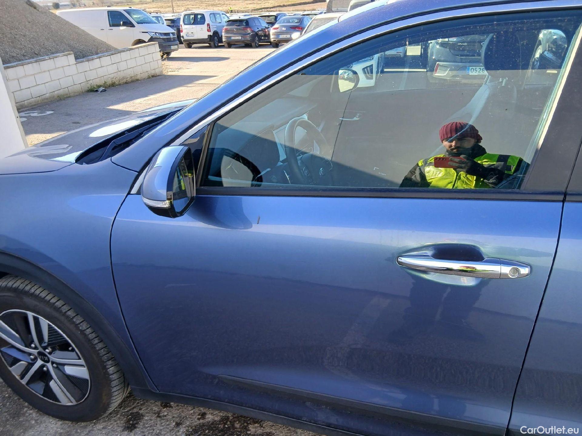  KIA  Niro KIA  / 2019 / 5P / crossover 1.6 GDi HEV 104kW (141CV) Drive #5