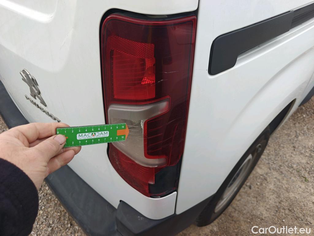  Peugeot  Partner PEUGEOT  / 2018 / 3P / furgón derivado de turismo Pro Standard 600kg BlueHDi 73kW (AC) #4