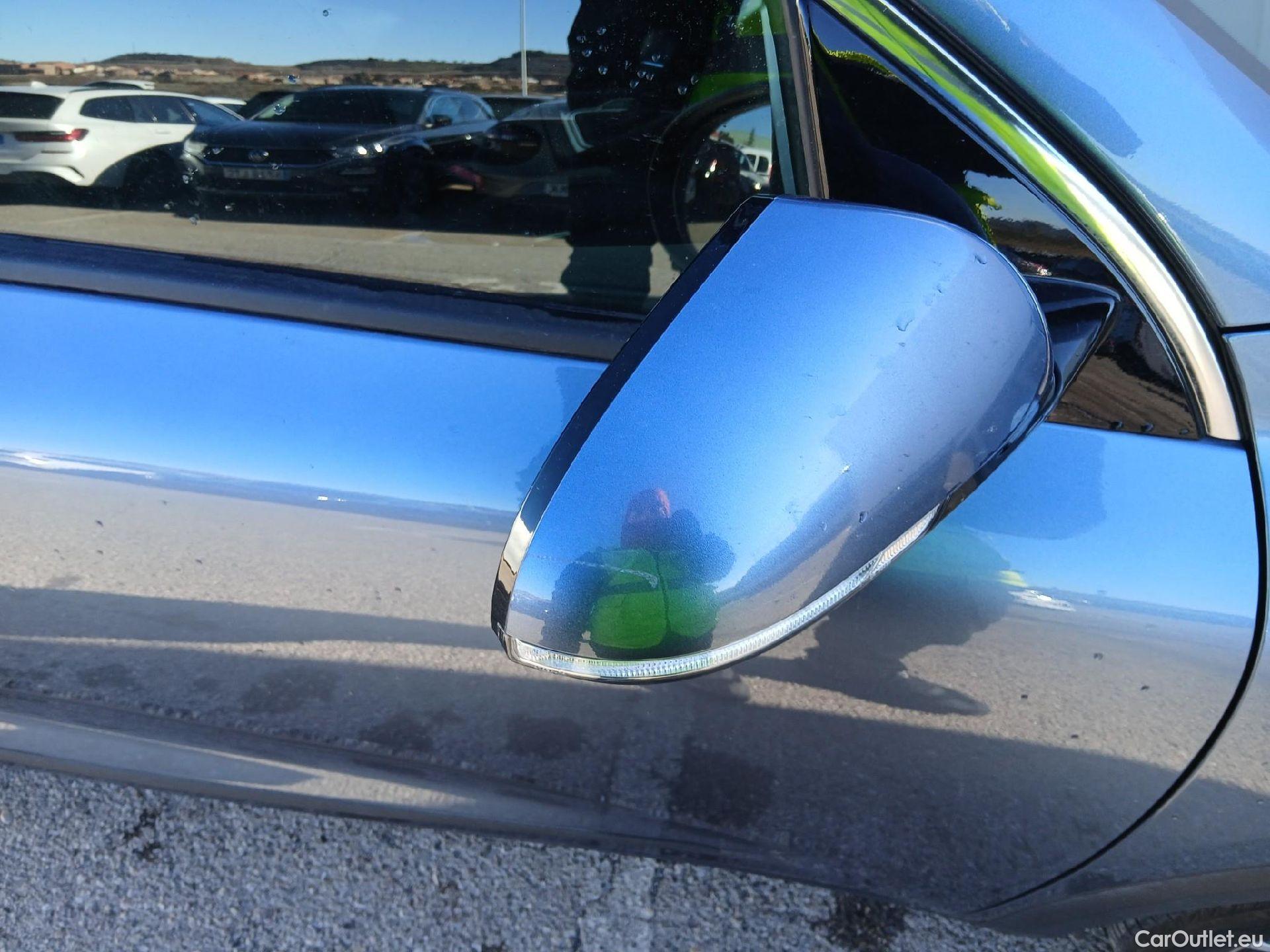  KIA  Niro KIA  / 2019 / 5P / crossover 1.6 GDi HEV 104kW (141CV) Drive #17