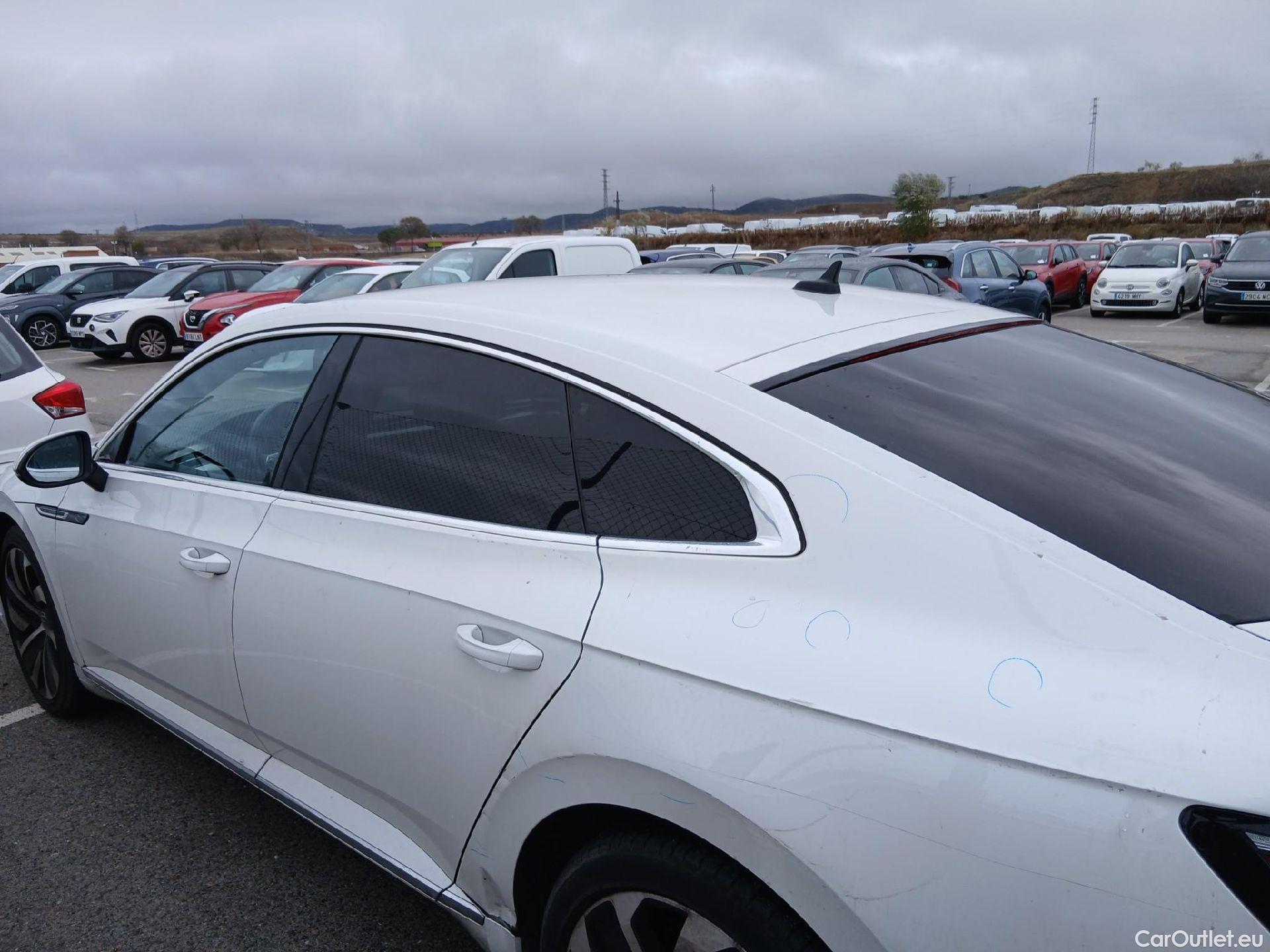  Volkswagen  Arteon VOLKSWAGEN  / 2020 / 5P / berlina con portón R-Line 2.0 TDI 147kW (200CV) DSG #24