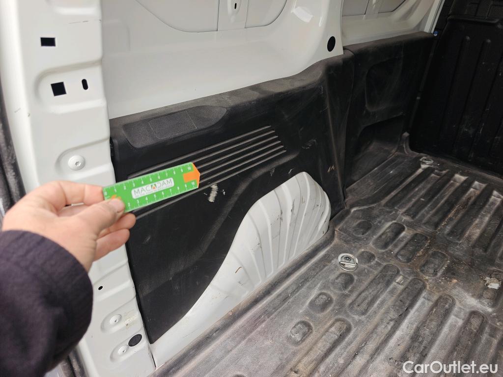  Peugeot  Partner PEUGEOT  / 2018 / 3P / furgón derivado de turismo Pro Standard 600kg BlueHDi 73kW (AC) #33