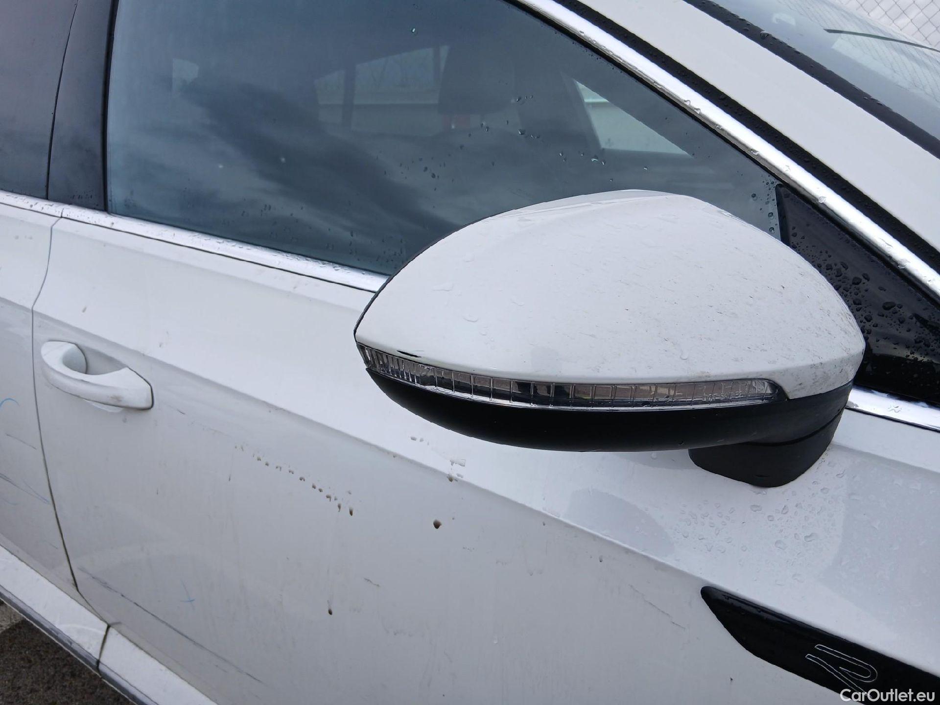  Volkswagen  Arteon VOLKSWAGEN  / 2020 / 5P / berlina con portón R-Line 2.0 TDI 147kW (200CV) DSG #45