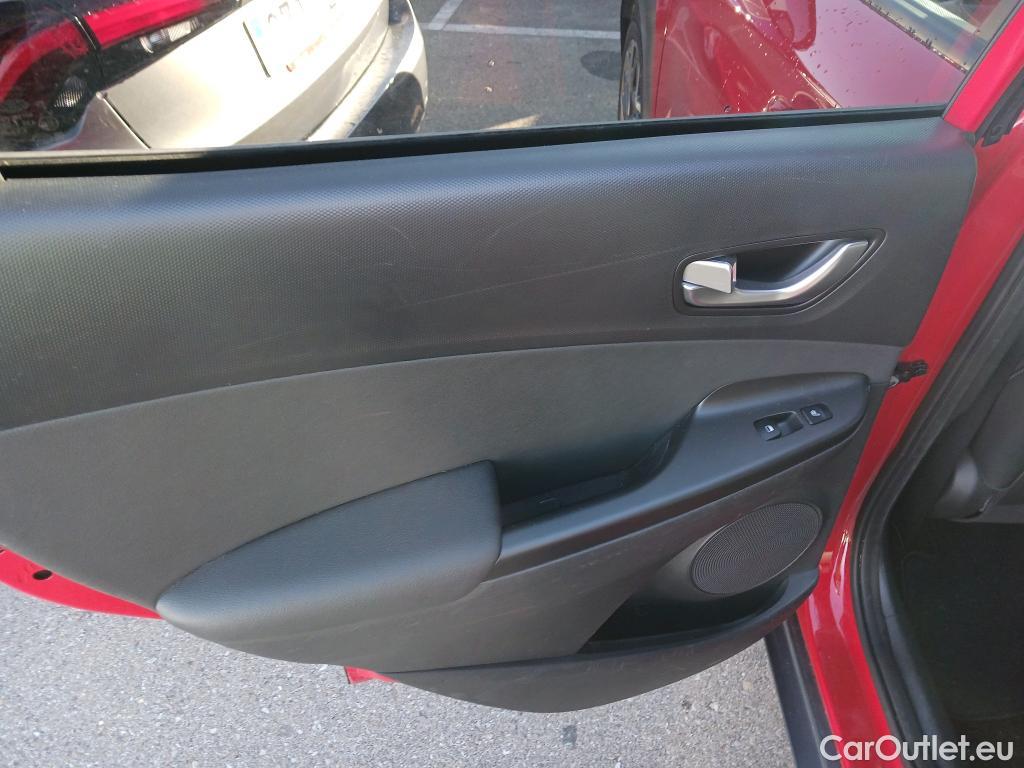  Hyundai  Konna HYUNDAI Kona / 2020 / 5P / todoterreno 1.6 GDI HEV Style Sky DCT #32