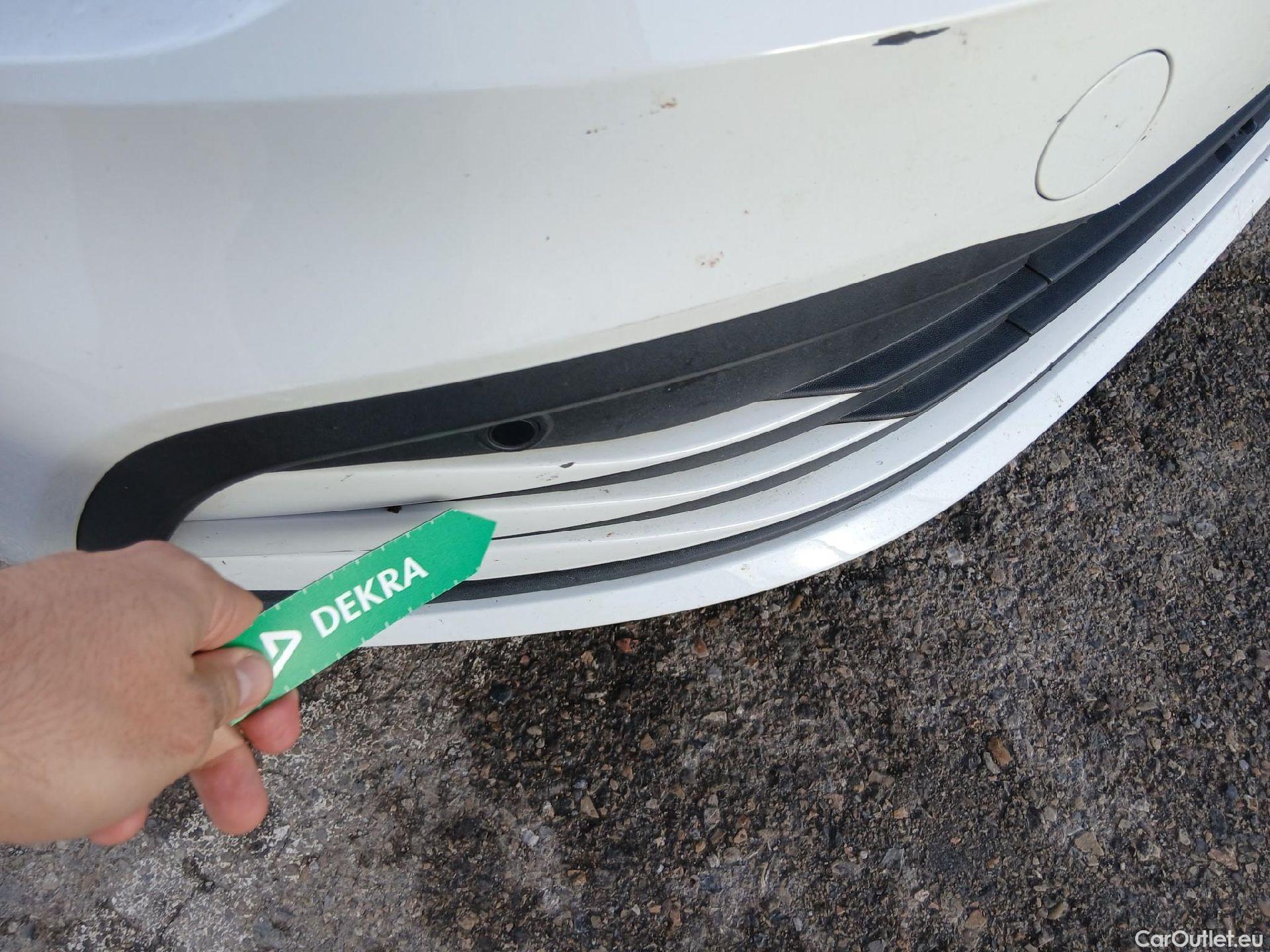  Volkswagen  Golf  VOLKSWAGEN / 2020 / 5P / berlina con portón Life 1.0 eTSI 81kW (110CV) DSG #4