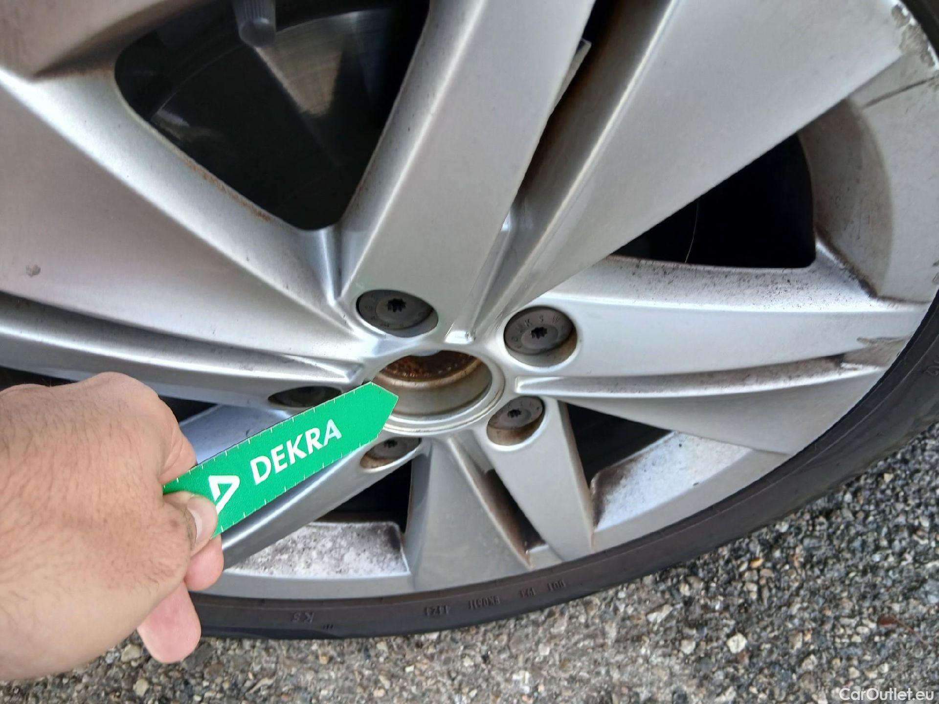  Volkswagen  Golf  VOLKSWAGEN / 2020 / 5P / berlina con portón Life 1.0 eTSI 81kW (110CV) DSG #10