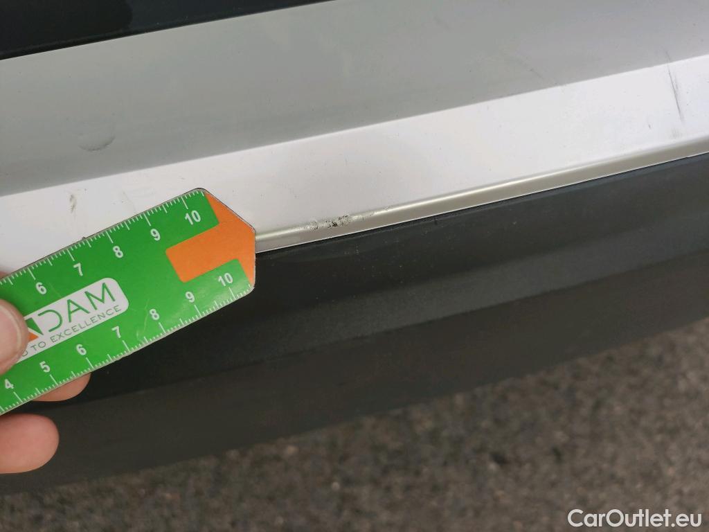  Peugeot  2008 PEUGEOT  / 2019 / 5P / todoterreno Active Pack BlueHDI 81kW (110CV) #4