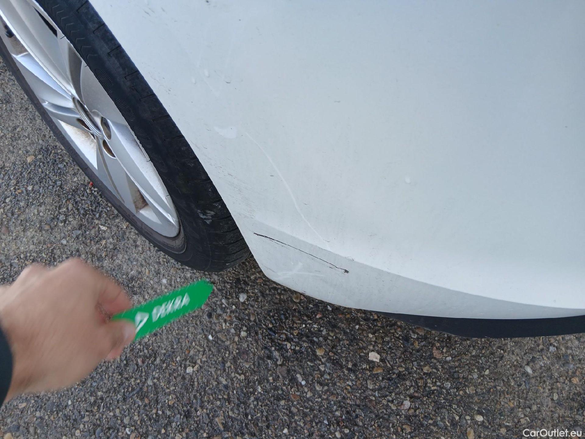  Volkswagen  Golf  VOLKSWAGEN / 2020 / 5P / berlina con portón Life 1.0 eTSI 81kW (110CV) DSG #18