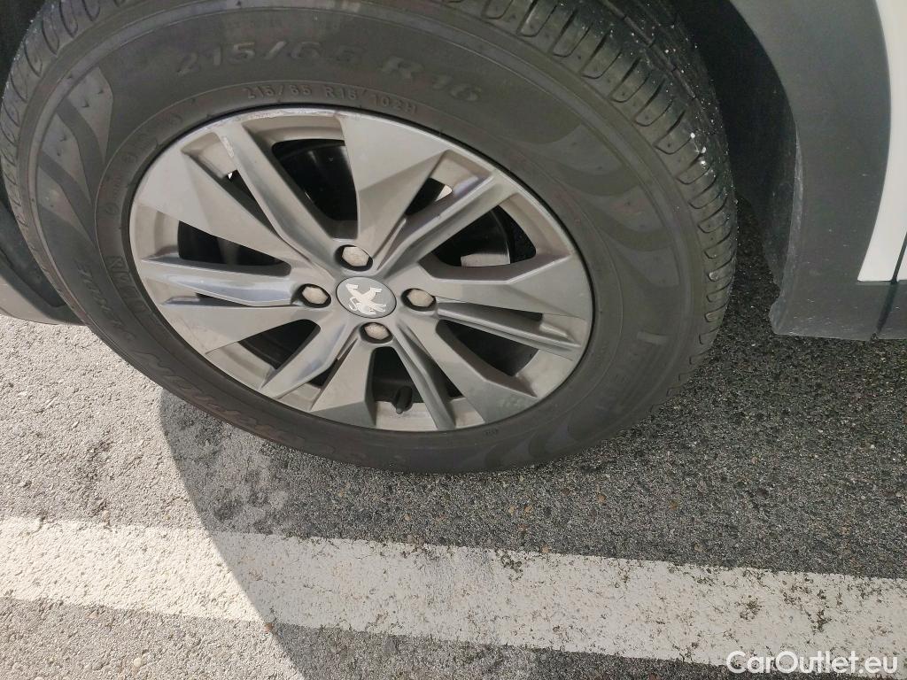  Peugeot  2008 PEUGEOT  / 2019 / 5P / todoterreno Active Pack BlueHDI 81kW (110CV) #7