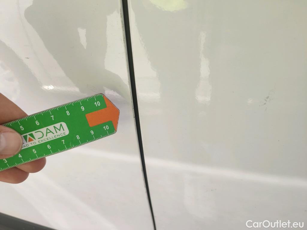  Peugeot  2008 PEUGEOT  / 2019 / 5P / todoterreno Active Pack BlueHDI 81kW (110CV) #14