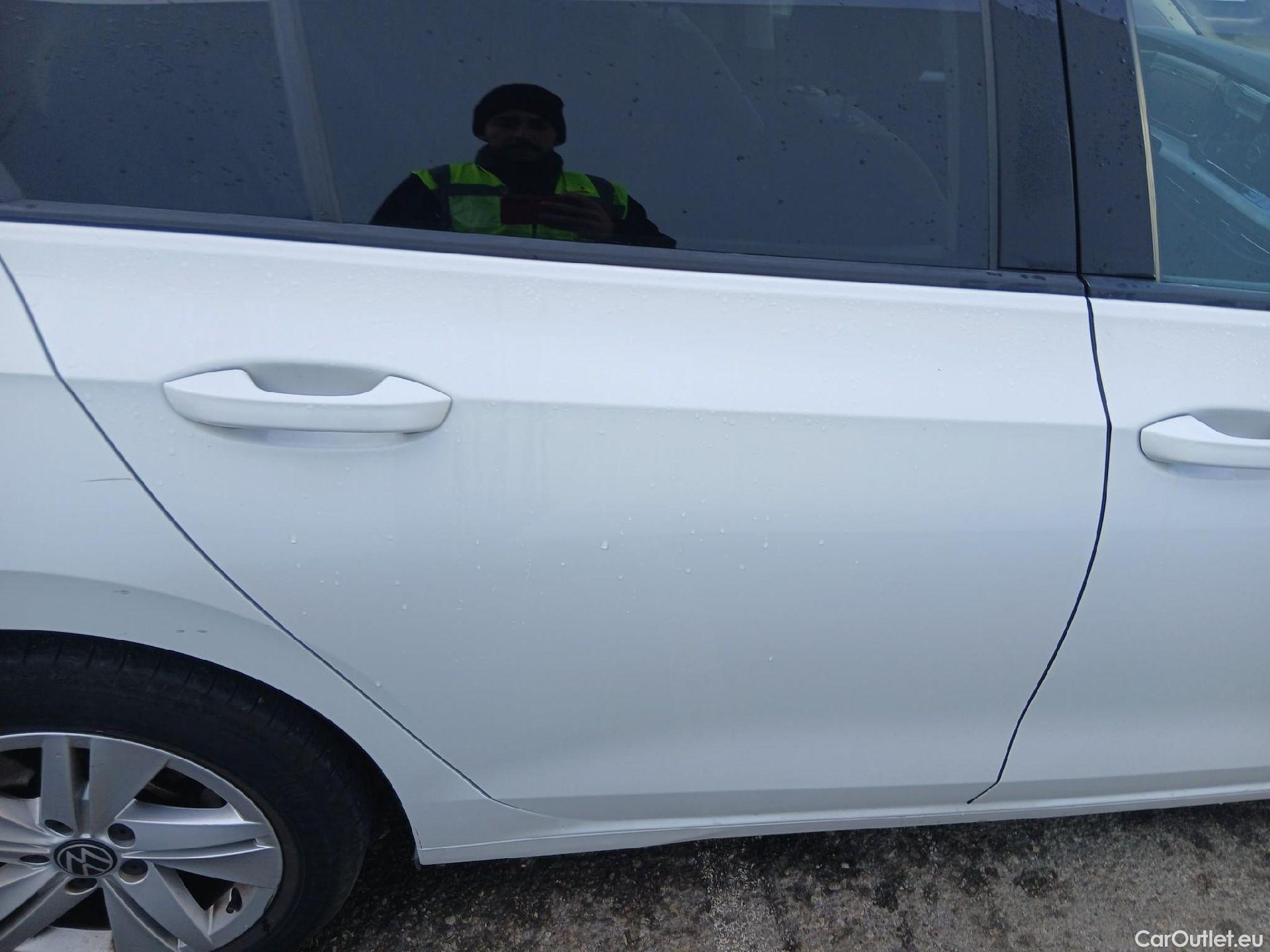  Volkswagen  Golf  VOLKSWAGEN / 2020 / 5P / berlina con portón Life 1.0 eTSI 81kW (110CV) DSG #23