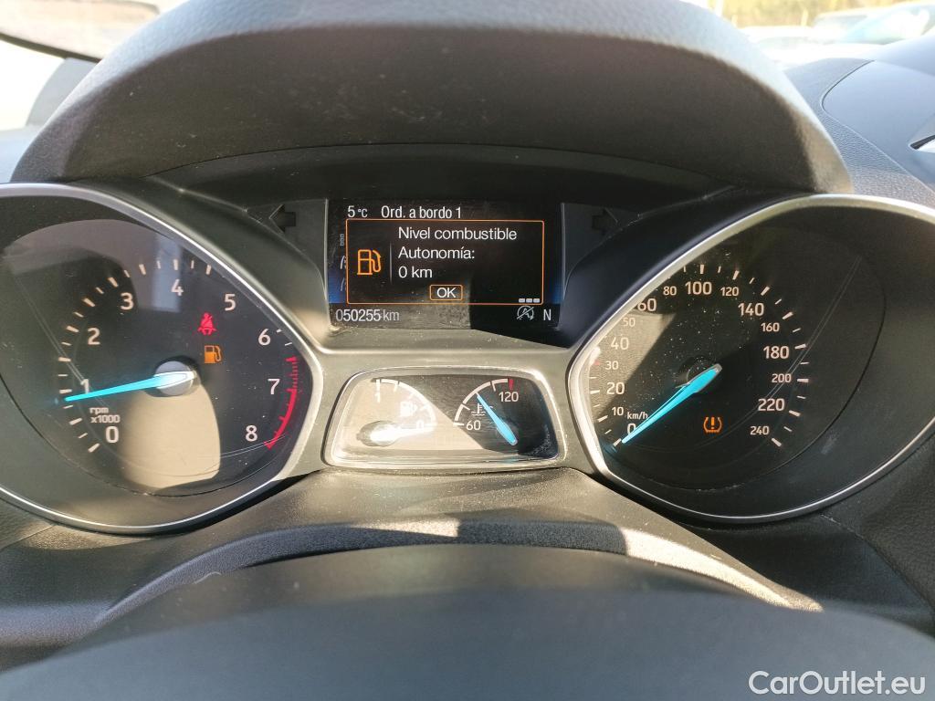  Ford  Kuga FORD  / 2016 / 5P / todoterreno 1.5 EcoBoost 88kW 4x2 Trend+ (CX) #11