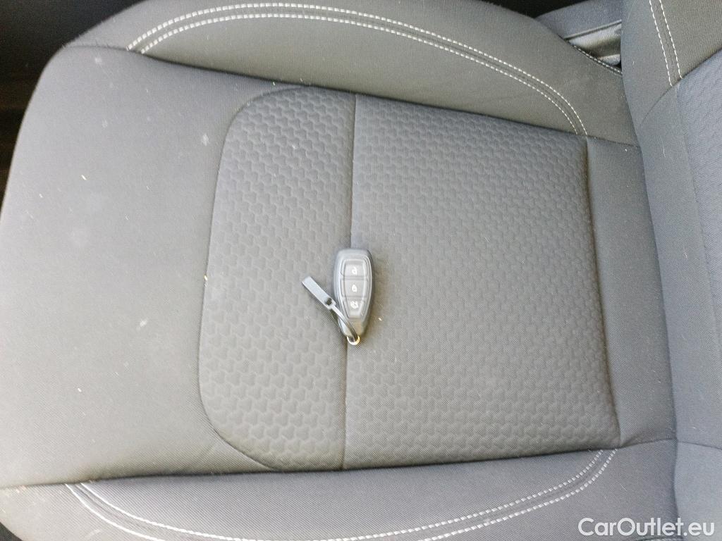  Ford  Kuga FORD  / 2016 / 5P / todoterreno 1.5 EcoBoost 88kW 4x2 Trend+ (CX) #1