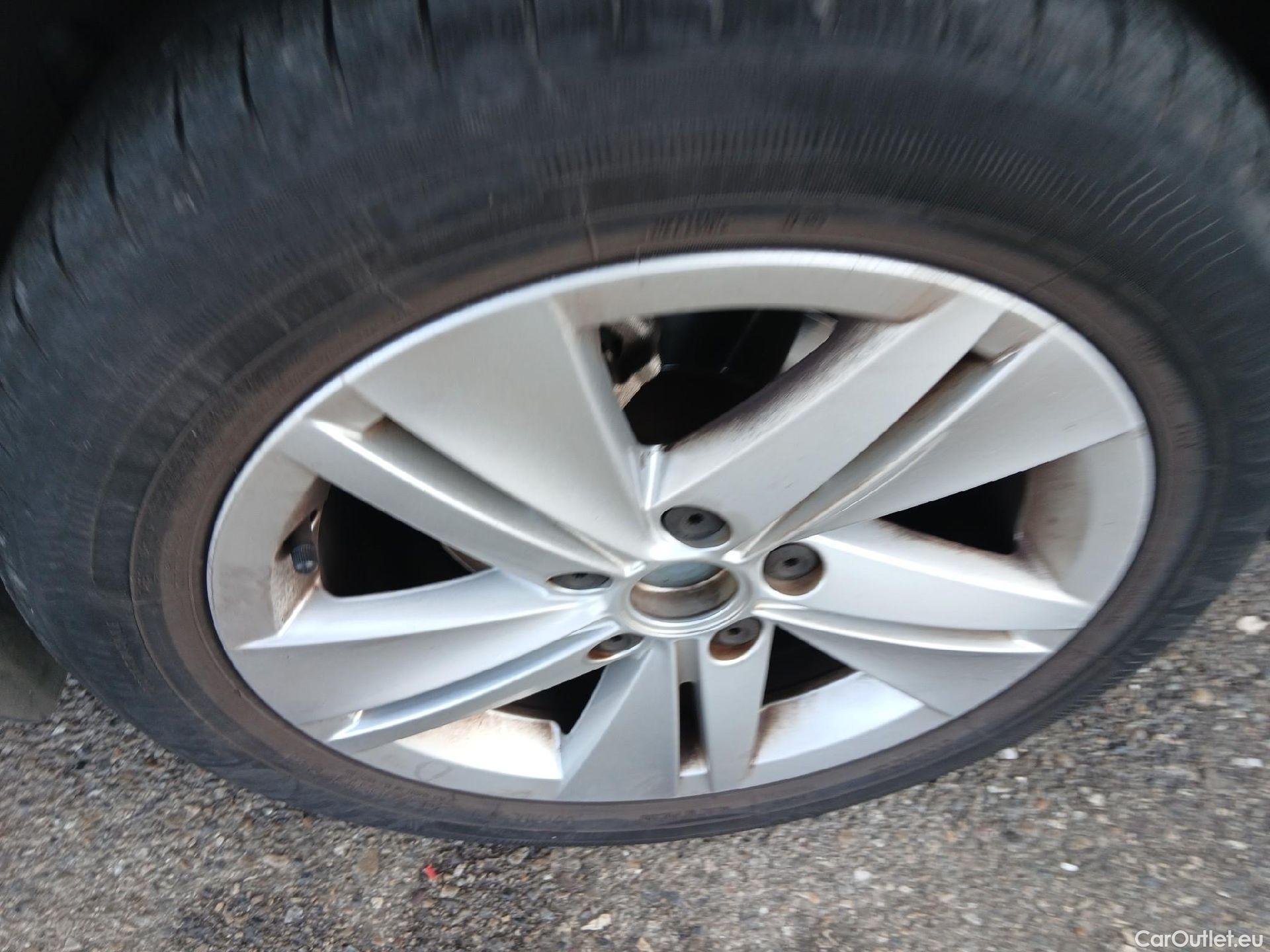  Volkswagen  Golf  VOLKSWAGEN / 2020 / 5P / berlina con portón Life 1.0 eTSI 81kW (110CV) DSG #15