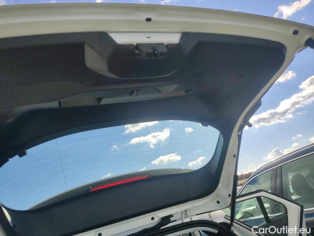  Peugeot  2008 PEUGEOT  / 2019 / 5P / todoterreno Active Pack BlueHDI 81kW (110CV) #15