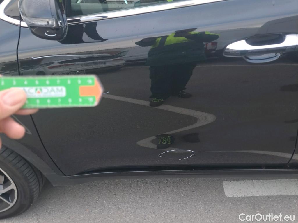  KIA  Sportage KIA  / 2018 / 5P / todoterreno 1.6 MHEV GT Line Essential 136CV DCT 4X2 #8